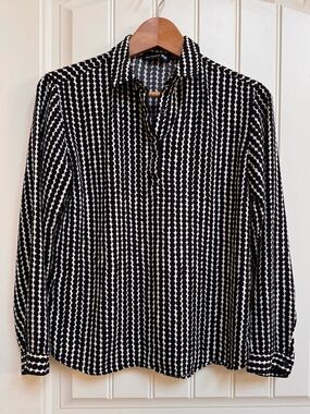 Marimekko x Uniqlo Black and Ivory Mod Dot Patterned Blouse. Size XS